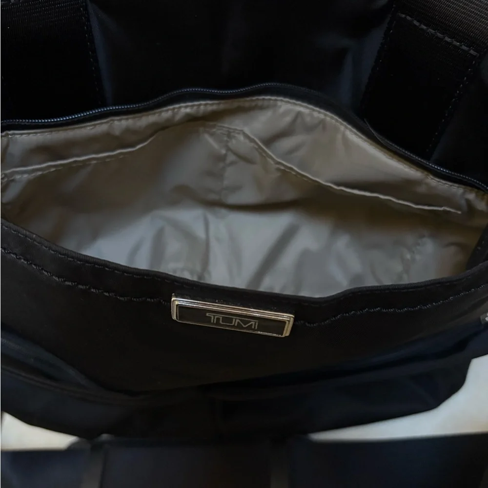 Tumi Convertible Messenger Tote - a “does it all” bag in great condition. - Picture 8 of 12